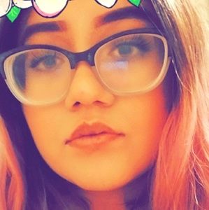 Meet your Posher, Roxana